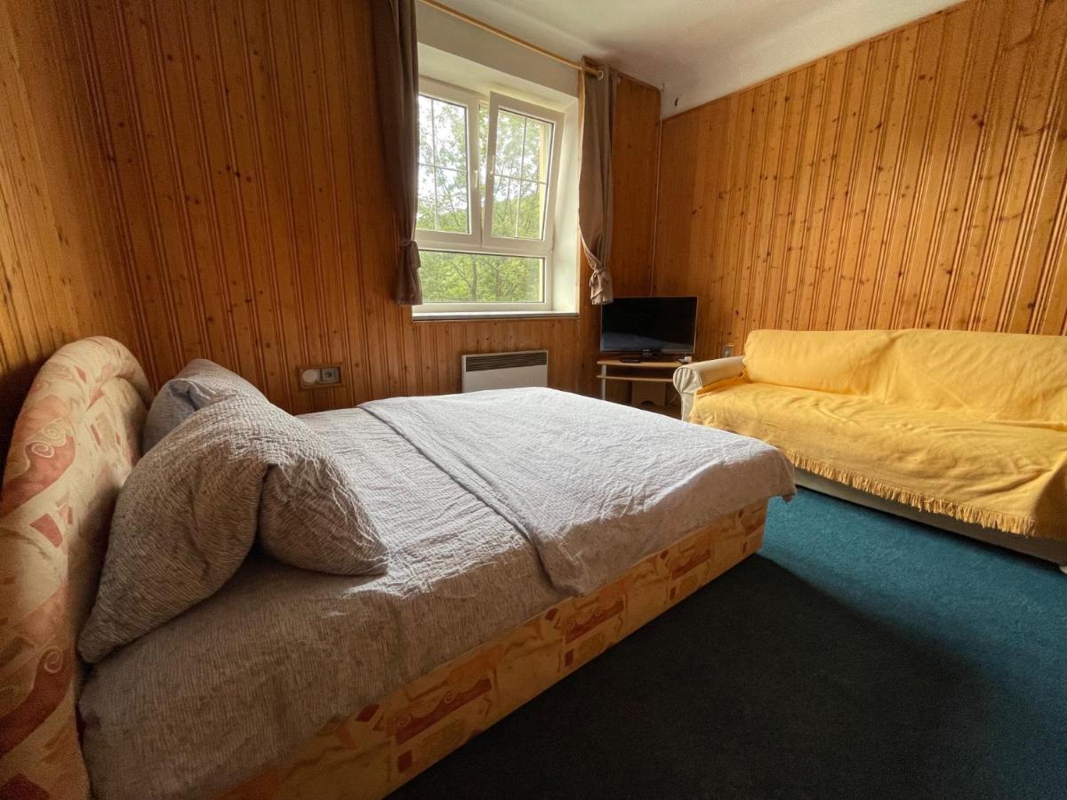 Penzion Hajenka Petrovice  Buitenkant foto