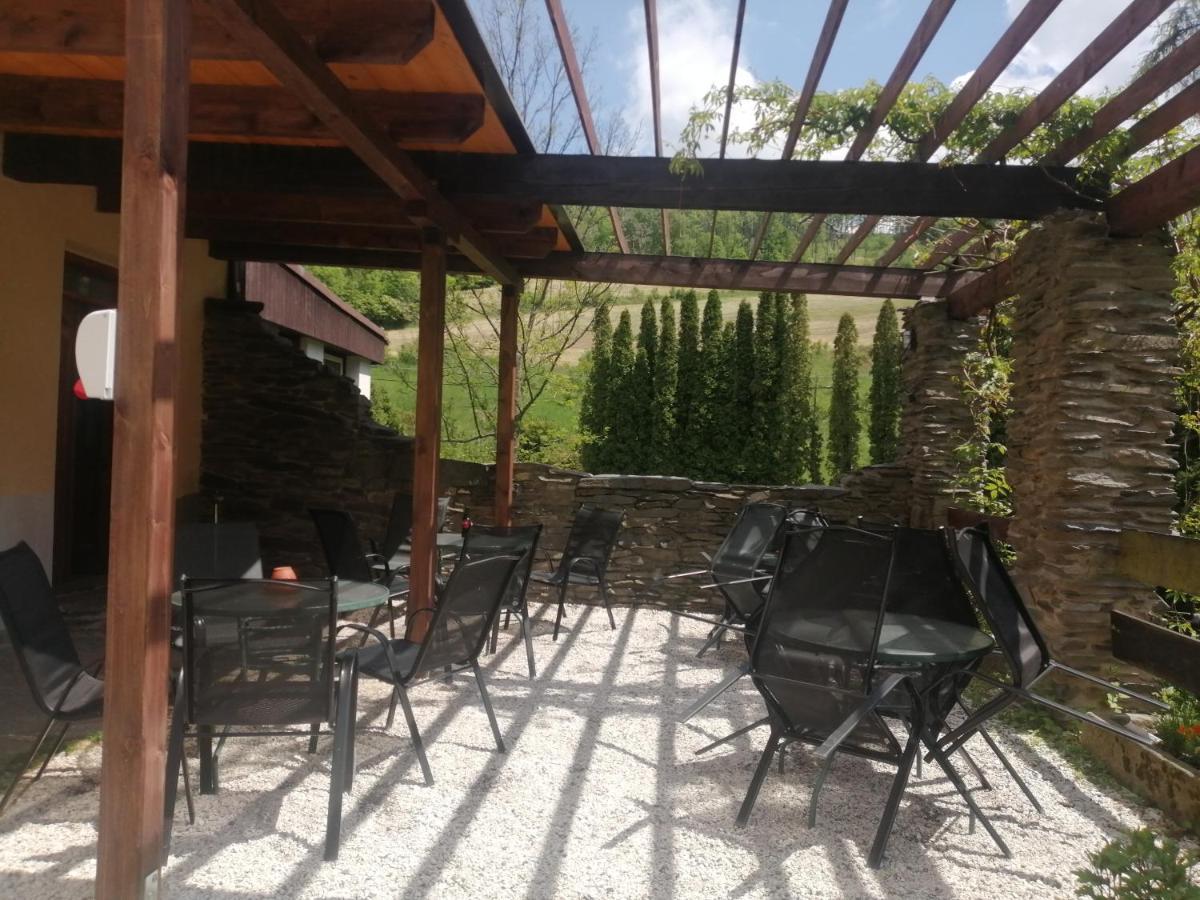 Penzion Hajenka Petrovice  Buitenkant foto